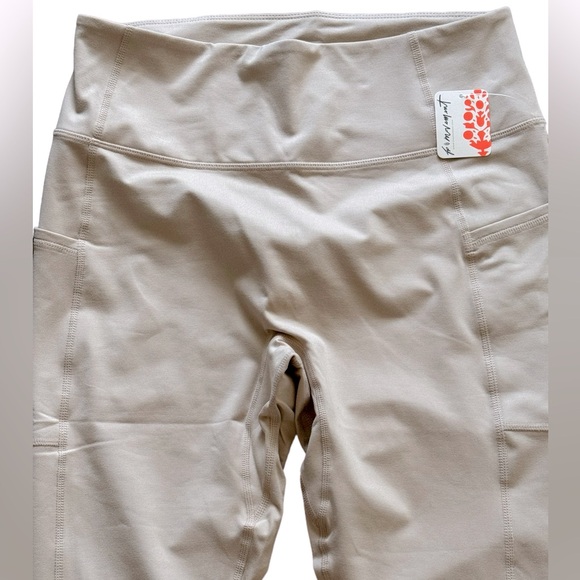 FREE PEOPLE FP Movement Out of Your League Leggings Clay M NWT $88 Retail - Picture 5 of 13